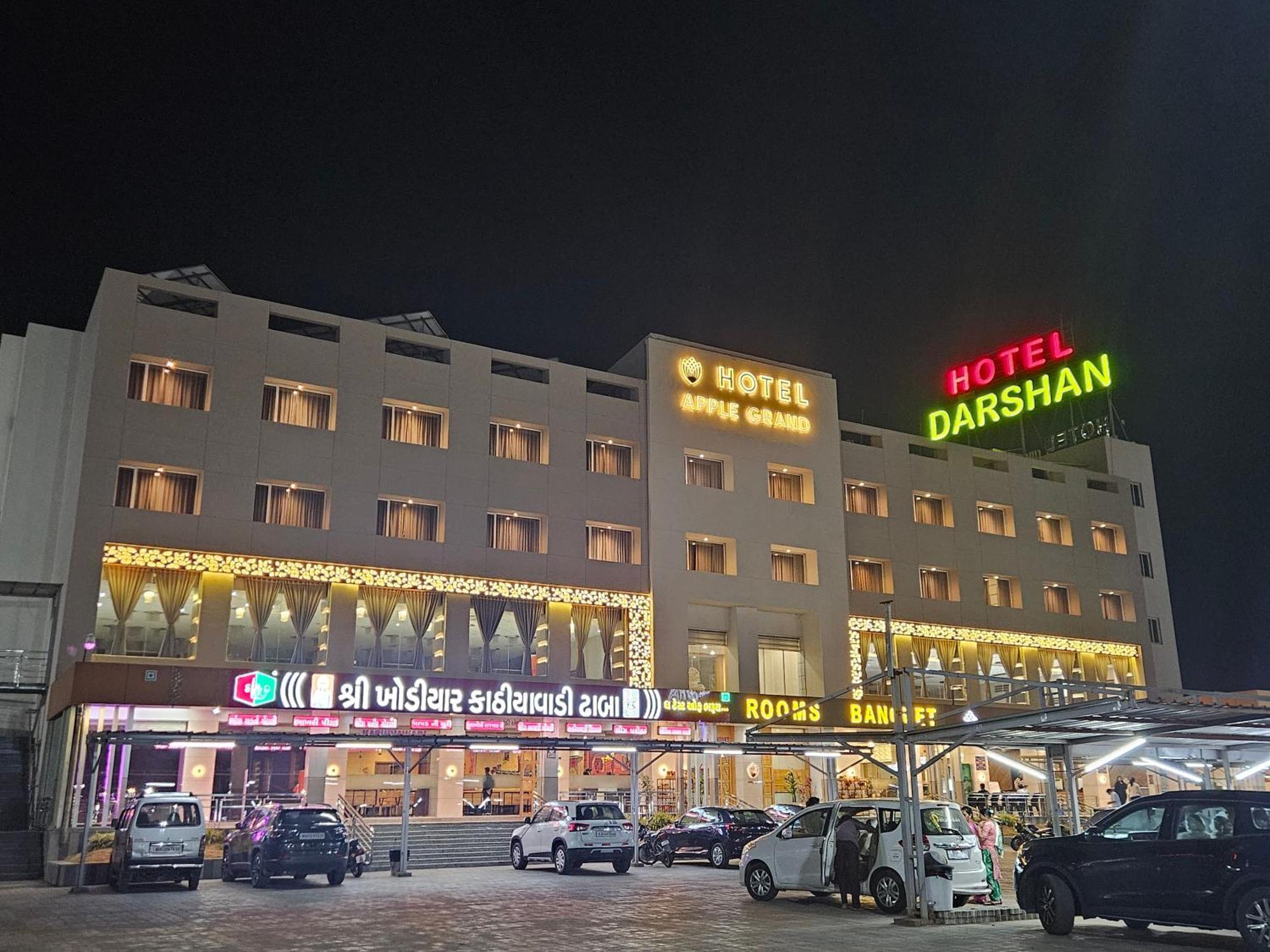 Hotel Grand Darshan Vadodara Exteriör bild