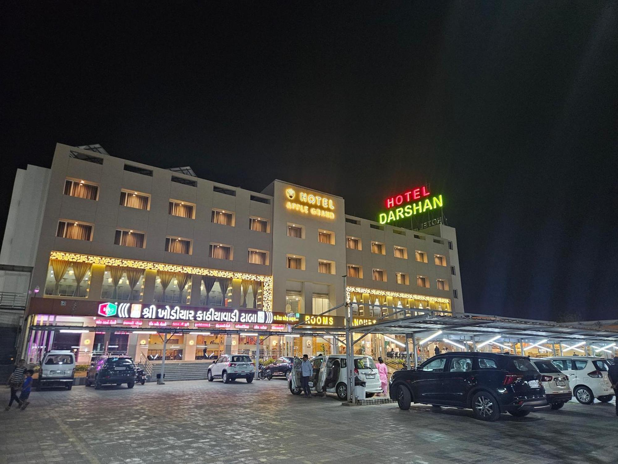 Hotel Grand Darshan Vadodara Exteriör bild