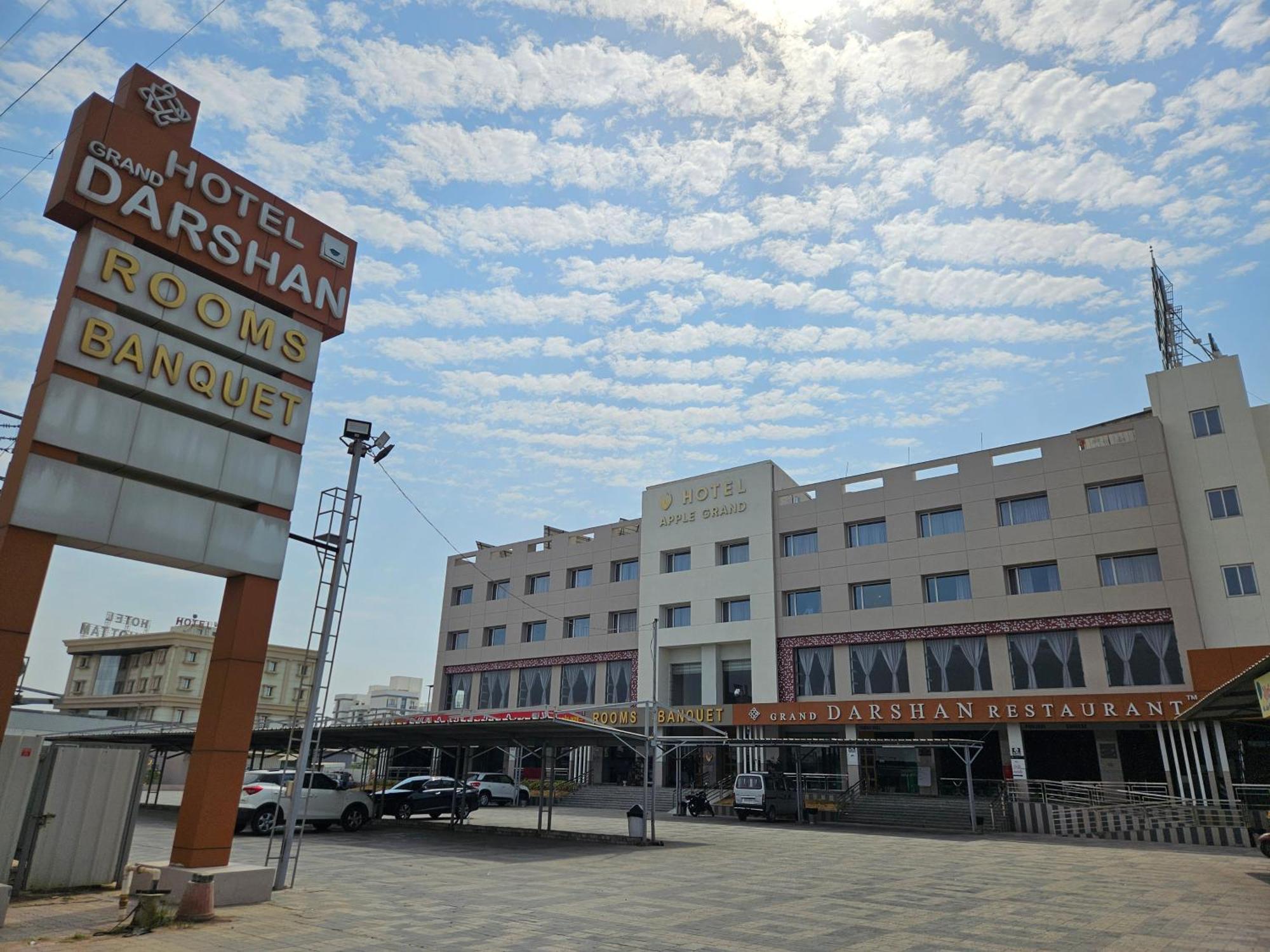 Hotel Grand Darshan Vadodara Exteriör bild