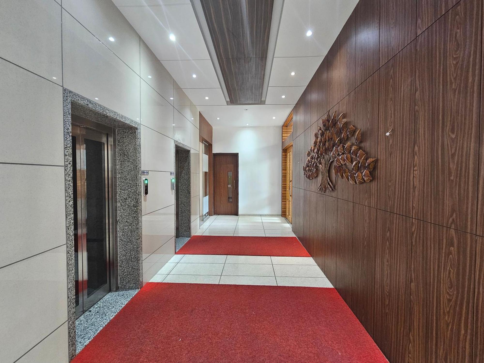 Hotel Grand Darshan Vadodara Exteriör bild