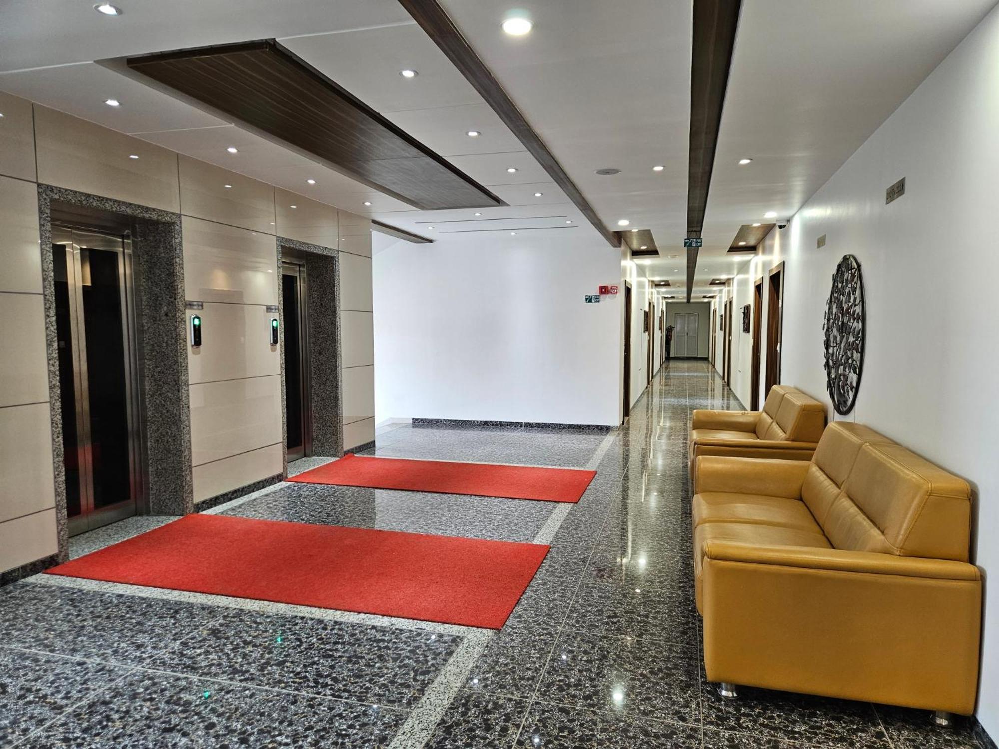 Hotel Grand Darshan Vadodara Exteriör bild
